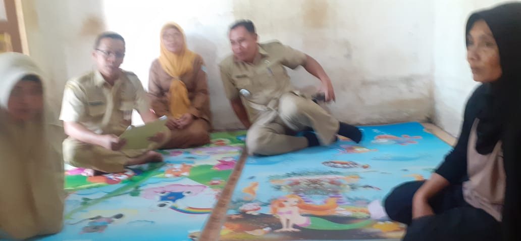 Camat Mayangan dan Lurah Mangunharjo Kunjungi Warga Terdampak Musibah di Pati