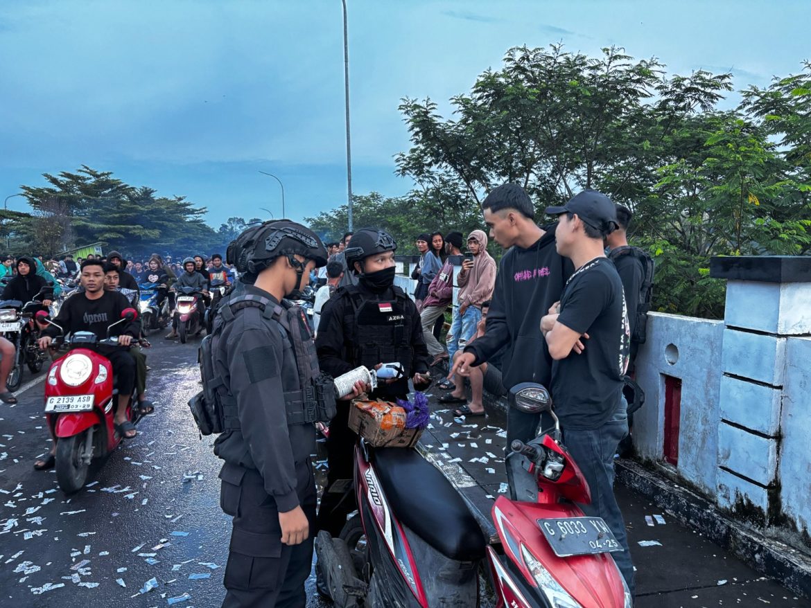 Antisipasi Penggunaan Petasan (Mercon), Belasan Polisi Patroli di Wilayah Kesesi