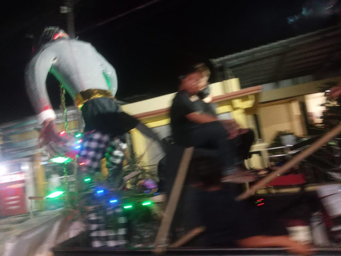 Larangan Tabir Keliling oleh Bupati Demak Tidak Dihiraukan Masyarakat