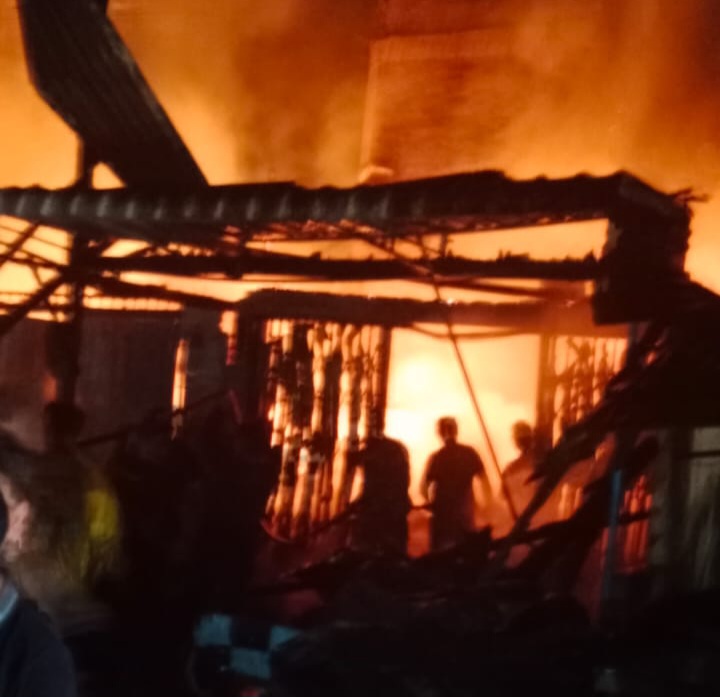 Enam unit Ruko terbakar di Bahorok, ibu dan anak meninggal dunia terperangkap asap kebakaran.