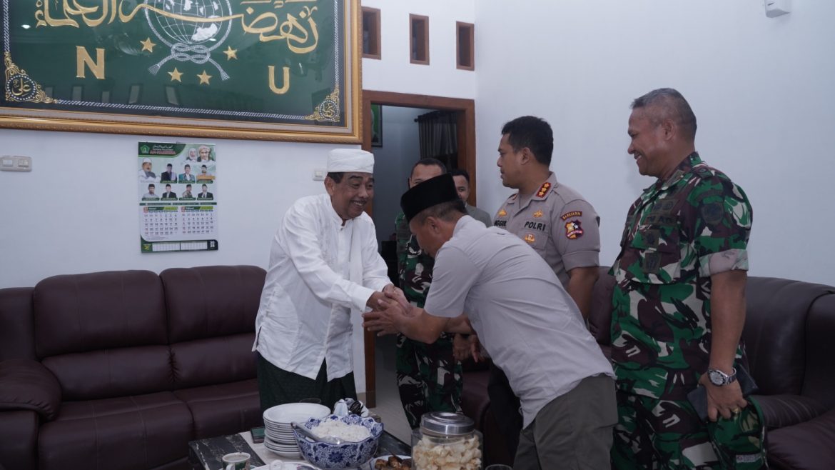 Suasana Idul Fitri 1446 H, Danrem 063/SGJ jalin Silaturahmi ke Pimpinan Pondok Pesantren