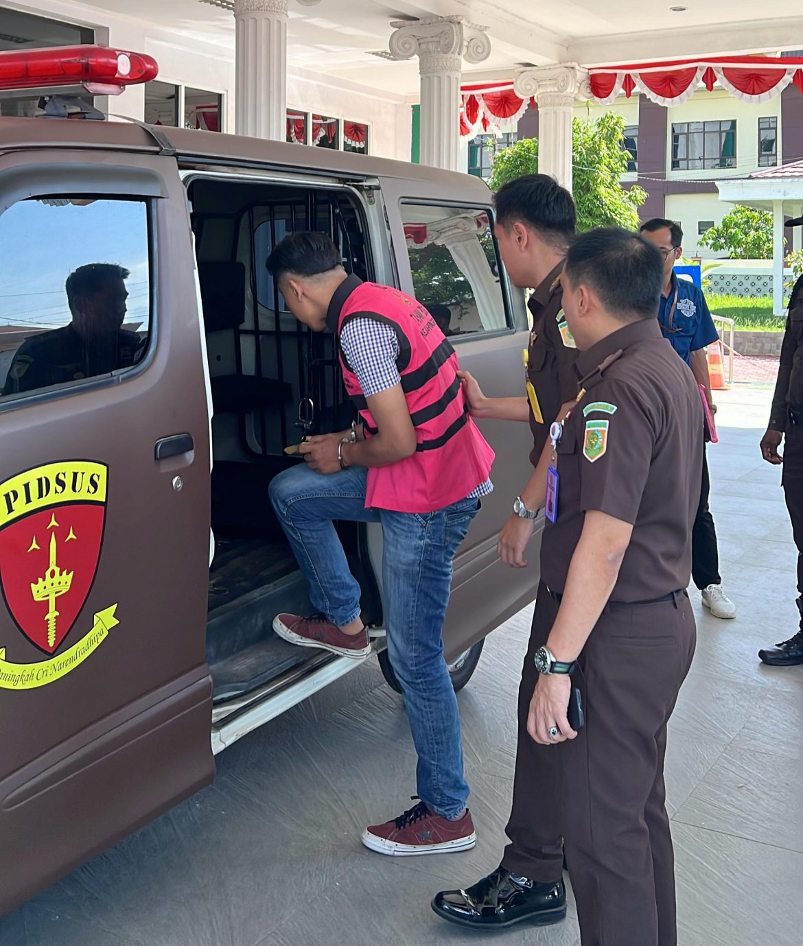 Kejaksaan Negeri Pringsewu Tetapkan G.K. Sebagai Tersangka Dugaan Korupsi Penyaluran Kur Dan Kupedes Di PT. BRI unit Pringsewu 1
