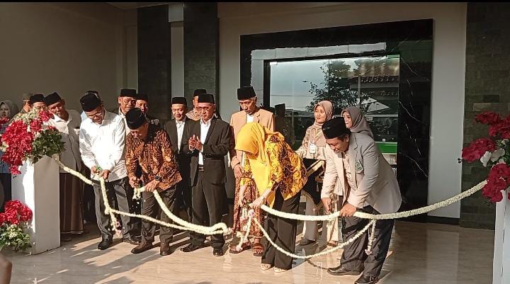 Bupati Pekalongan Berikan Hibah Tanah kepada PCNU, Langkah Nyata Dukung Pendidikan.