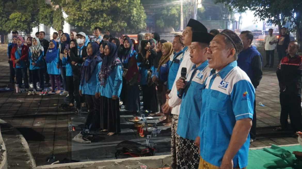 Buruh Kota Pekalongan Peringati May Day Dengan Istighosah dan Orasi Damai