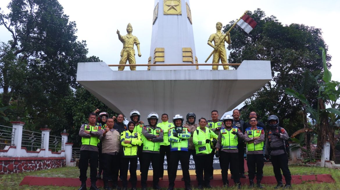 Gunakan Sepeda Motor, Kapolres Pekalongan Patroli Kamtibmas ke Wilayah Atas Lebakbarang