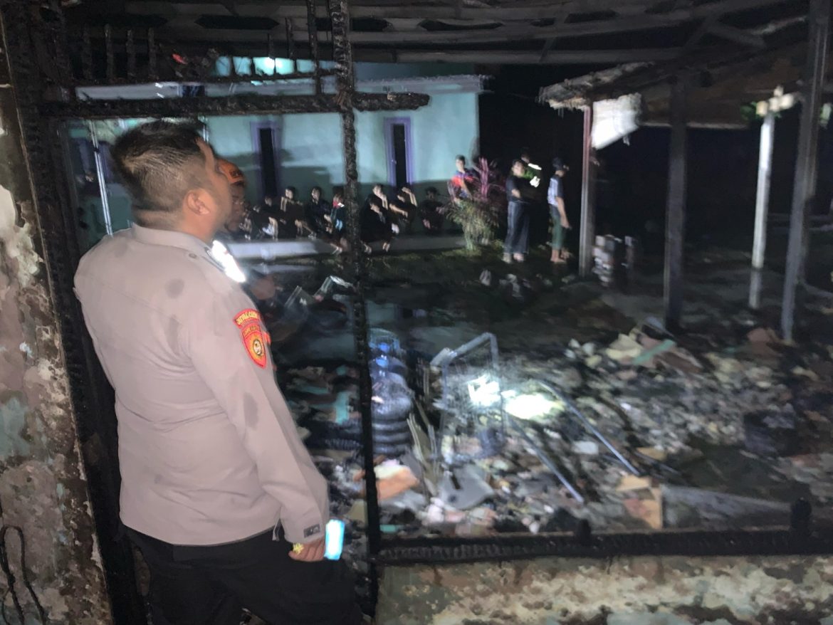 Sebuah Warung dan Rumah di Kedungwuni Pekalongan Terbakar, Kebocoran Gas Diduga Jadi Penyebab