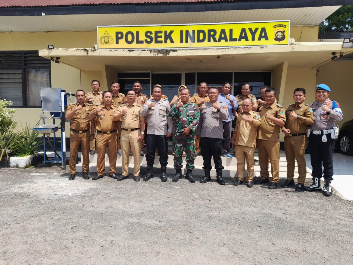 Polsek Indralaya Gelar Rapat Koordinasi Penanggulangan Karhutla, Libatkan TNI, Camat, dan Kades Se-Kecamatan Indralaya Utara*