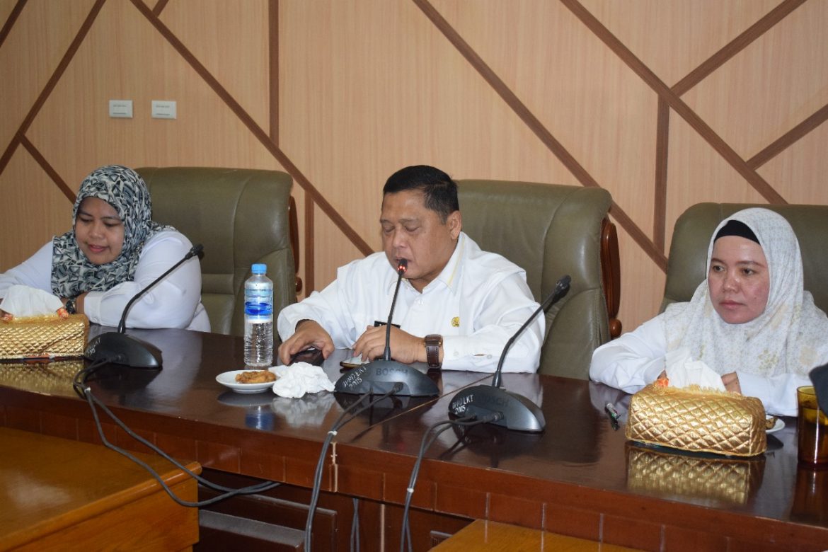 Sekretariat DPRD Gelar Acara Perpisahan Untuk PNS Yang Pensiun.