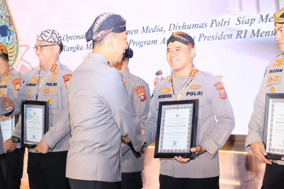 *2 Prestasi Diraih Bid Humas Polda Jabar Saat Rakernis 2025