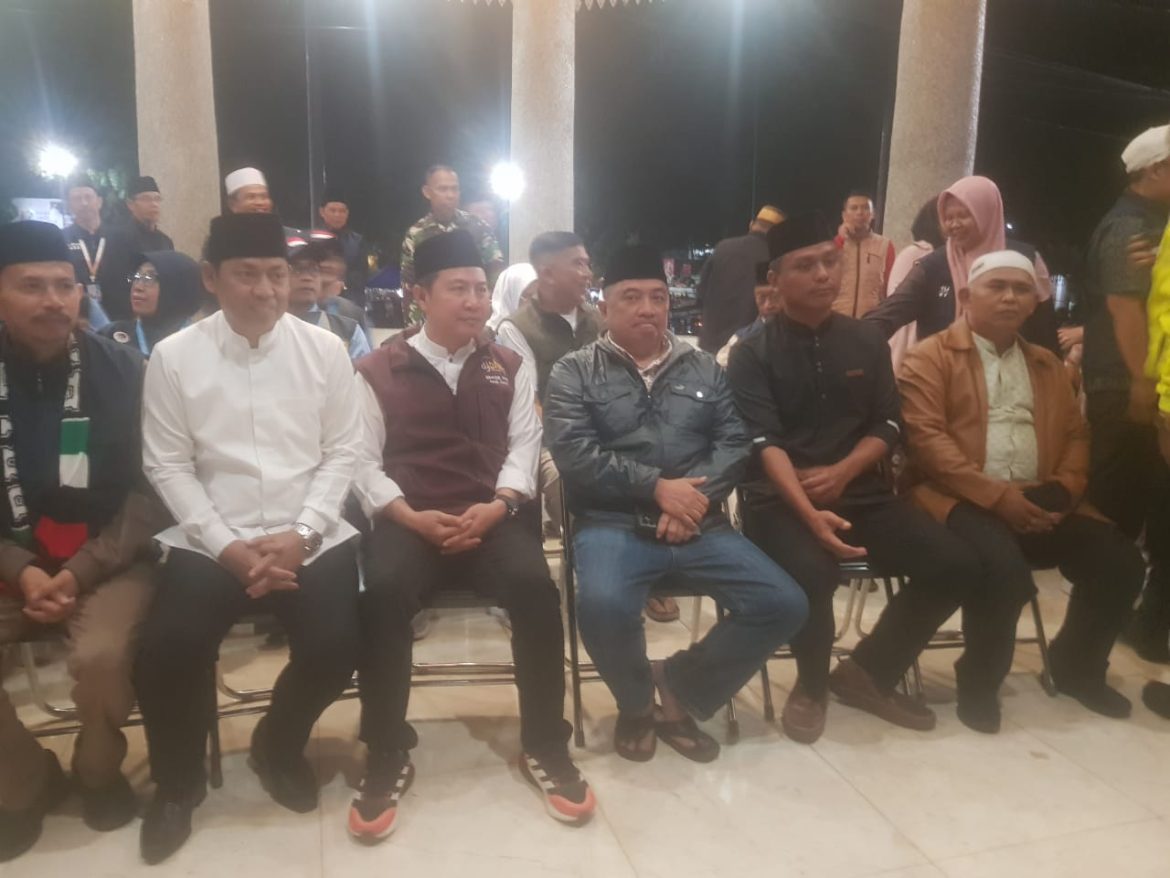 435 Jemaah Haji Asal Garut Diberangkatkan ke Tanah Suci*
