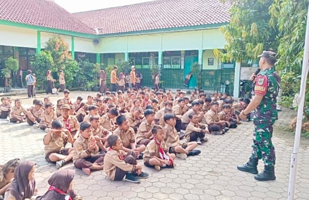 Babinsa Kelurahan Pegambiran Berikan Edukasi Anti-Bullying kepada Siswa SDN Kemakmuran 2