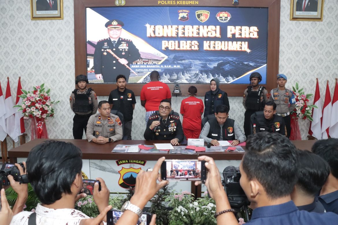 Satreskrim Polres Kebumen Ungkap Kasus Penipuan Online oleh Warga Negara Asing, Korban Alami Kerugian Ratusan Juta Rupiah