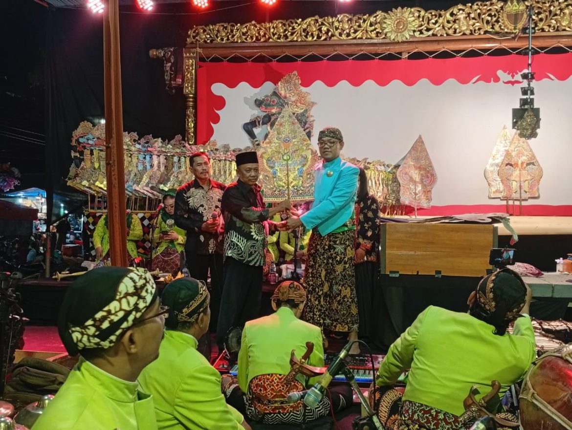 Desa Bukur Gelar Sedekah Bumi dengan Pertunjukan Wayang Kulit, Simbol Rasa Syukur dan Kebersamaan
