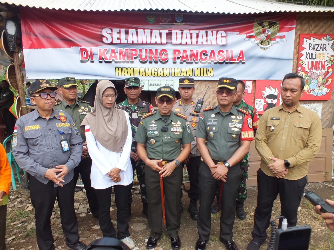 Dandim 0614/Kota Cirebon Dampingi Danrem 063/SGJ Tinjau Kampung Pancasila