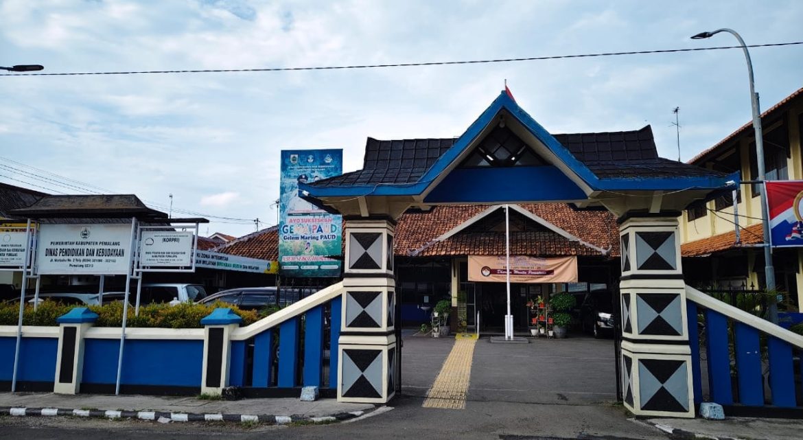Program Seragam Sekolah Gratis di Pemalang, untuk Siswa Baru untuk Keluarga Kurang Mampu yang Terverifikasi Dengan Dalam DTSEN