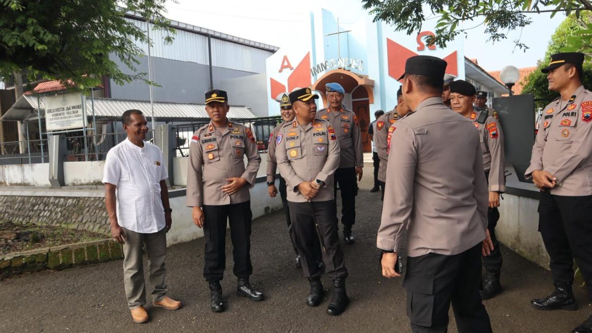 Demi Ketertiban dan Rasa Aman, Kapolres Pekalongan Beserta PJU Turun Langsung Pastikan Keamanan Kegiatan Gereja