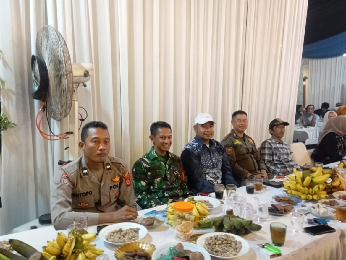 Bhabinkamtibmas Polsek Parung Bersinergi dengan TNI, Jalin Kedekatan dengan Masyarakat Desa Binaan   