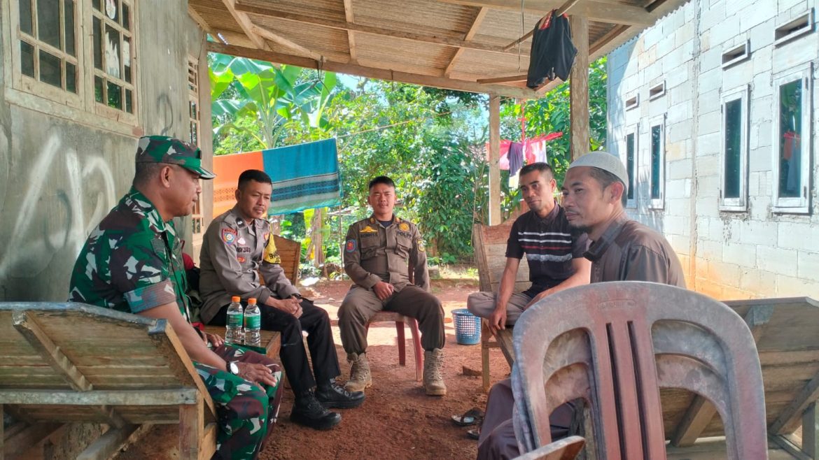 Bhabinkamtibmas Polsek Tanjungsari Sambangi Warga, Sampaikan Himbauan Kamtibmas dan Cooling System   
