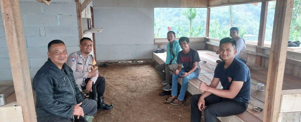Bhabinkamtibmas Polsek Cijeruk Tingkatkan Kegiatan Sambang Warga di Desa Pasir Jaya   
