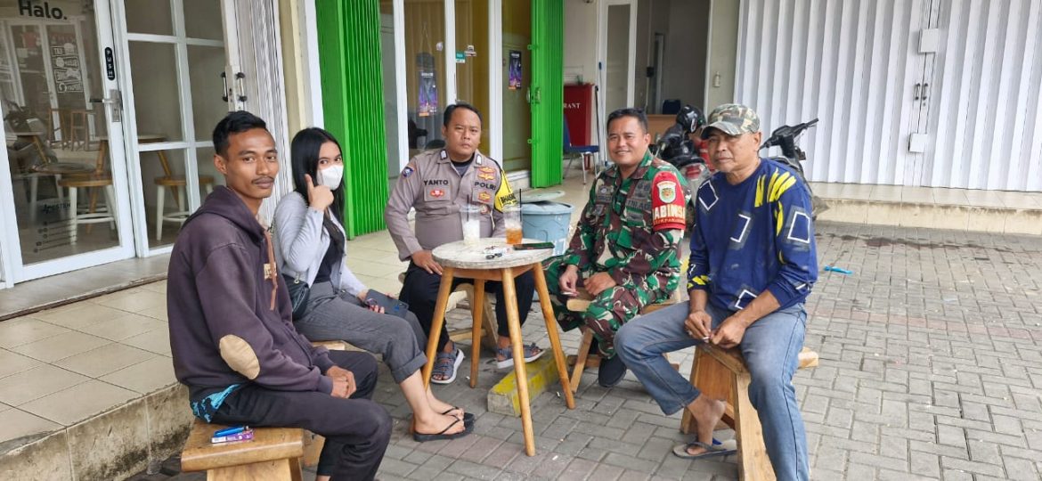 Bhabinkamtibmas dan Babinsa Desa Parungpanjang Sinergi Sambang Warga, Beri Himbauan Kamtibmas dan Cegah TPPO   