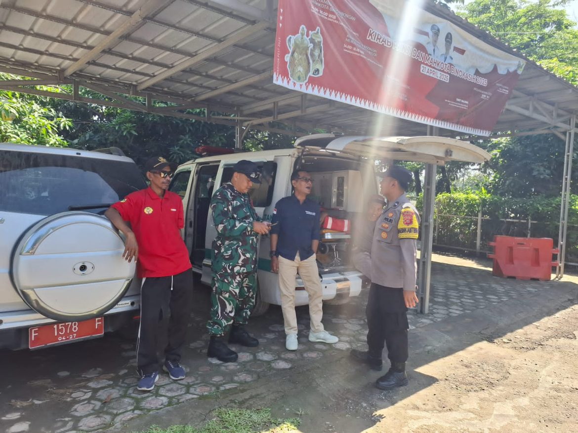 Perkuat Sinergitas, Bhabinkamtibmas Polsek Klapanunggal Bersama TNI Sambangi Warga Desa Kembangkuning Berikan Pesan Kamtibmas   