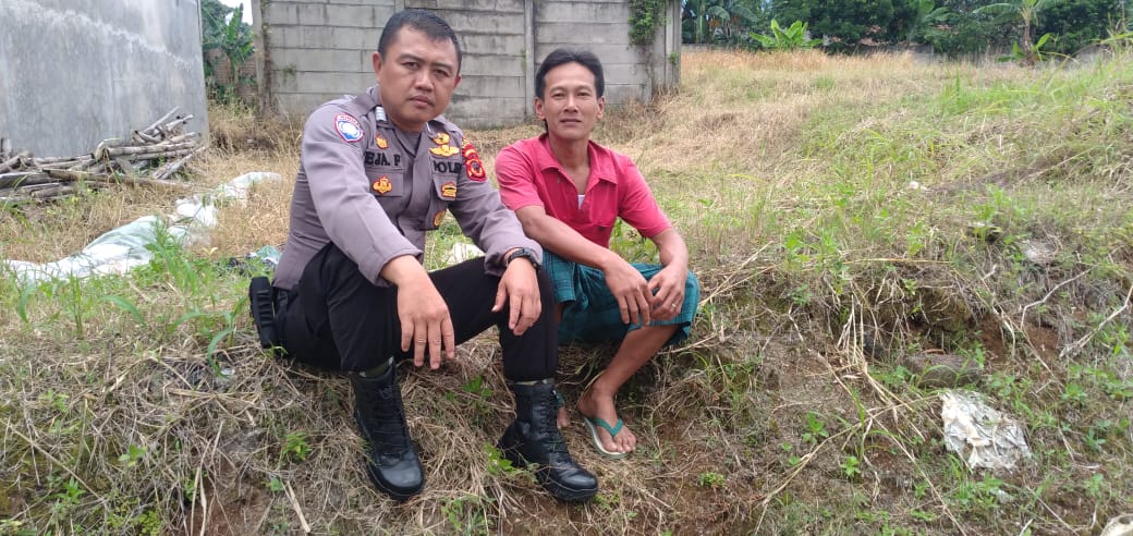 Sambang Warga Desa Palasari, Bhabinkamtibmas Cijeruk Tegaskan Pentingnya Waspada Kamtibmas   
