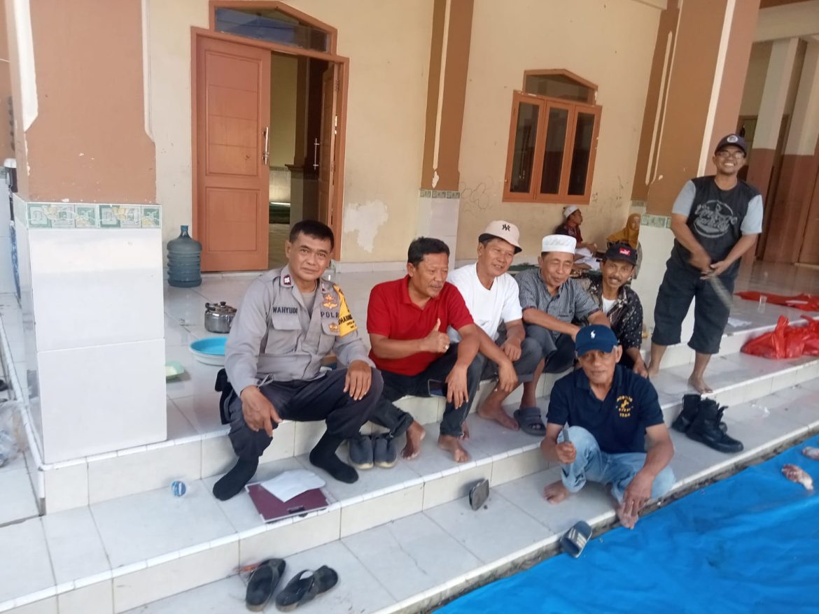 Anjangsana Kamtibmas, Bhabinkamtibmas Polsek Ciawi Pererat Silaturahmi dengan Warga Banjarsari   