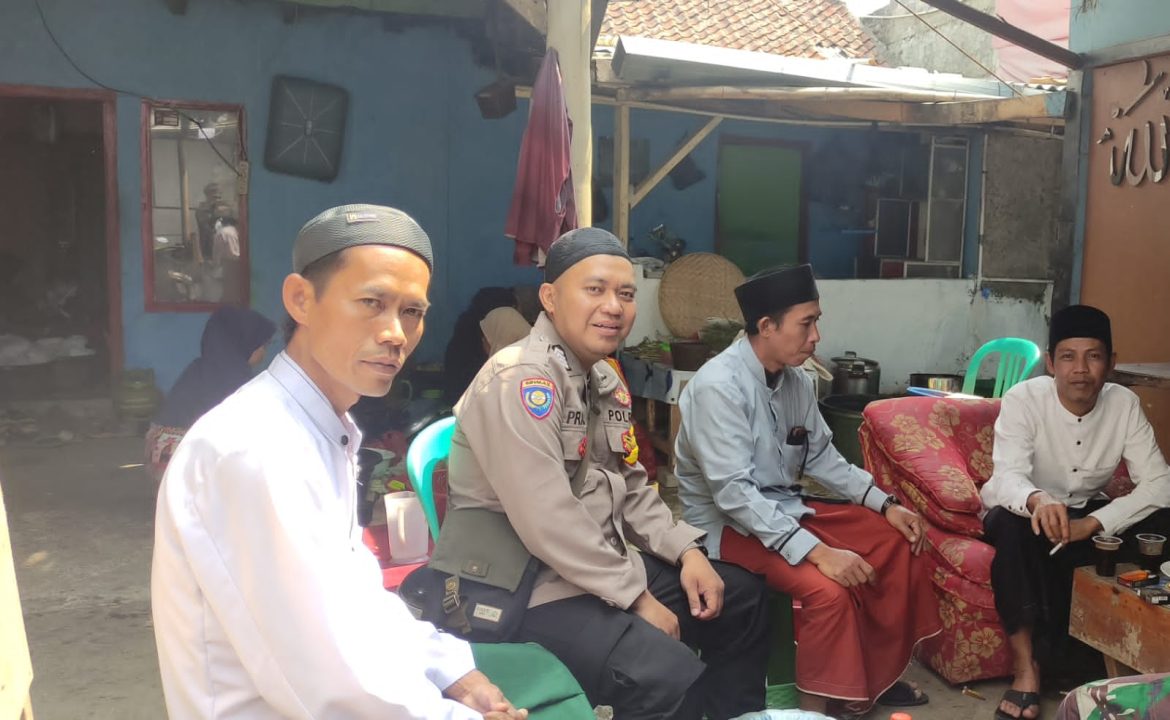 Bhabinkamtibmas Polsek Ciawi Polres Bogor Sambangi Warga Desa Bojongmurni, Sampaikan Pesan Kamtibmas   