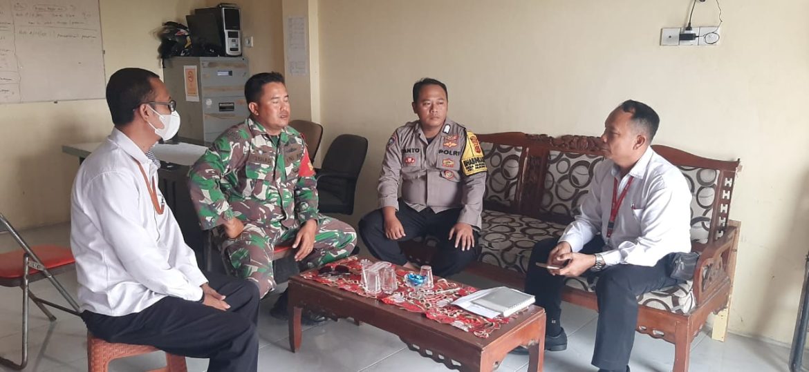 Sinergitas TNI-Polri: Bhabinkamtibmas Polsek Parungpanjang Sambangi Warga dan Beri Himbauan Kamtibmas   