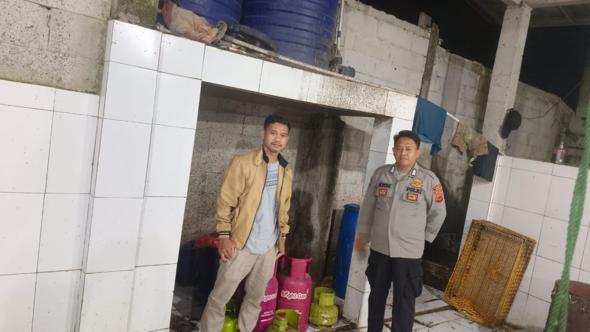 Sambang Rutin Bhabinkamtibmas Desa Leuwimekar, Wujudkan Rasa Aman di Masyarakat   