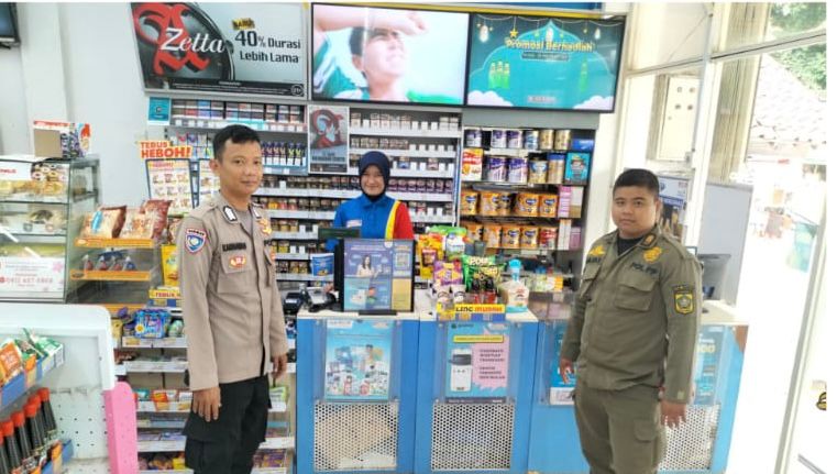 Polsek Cariu Gencarkan Patroli Samapta Siang, Pastikan Lingkungan Aman dan Tertib   