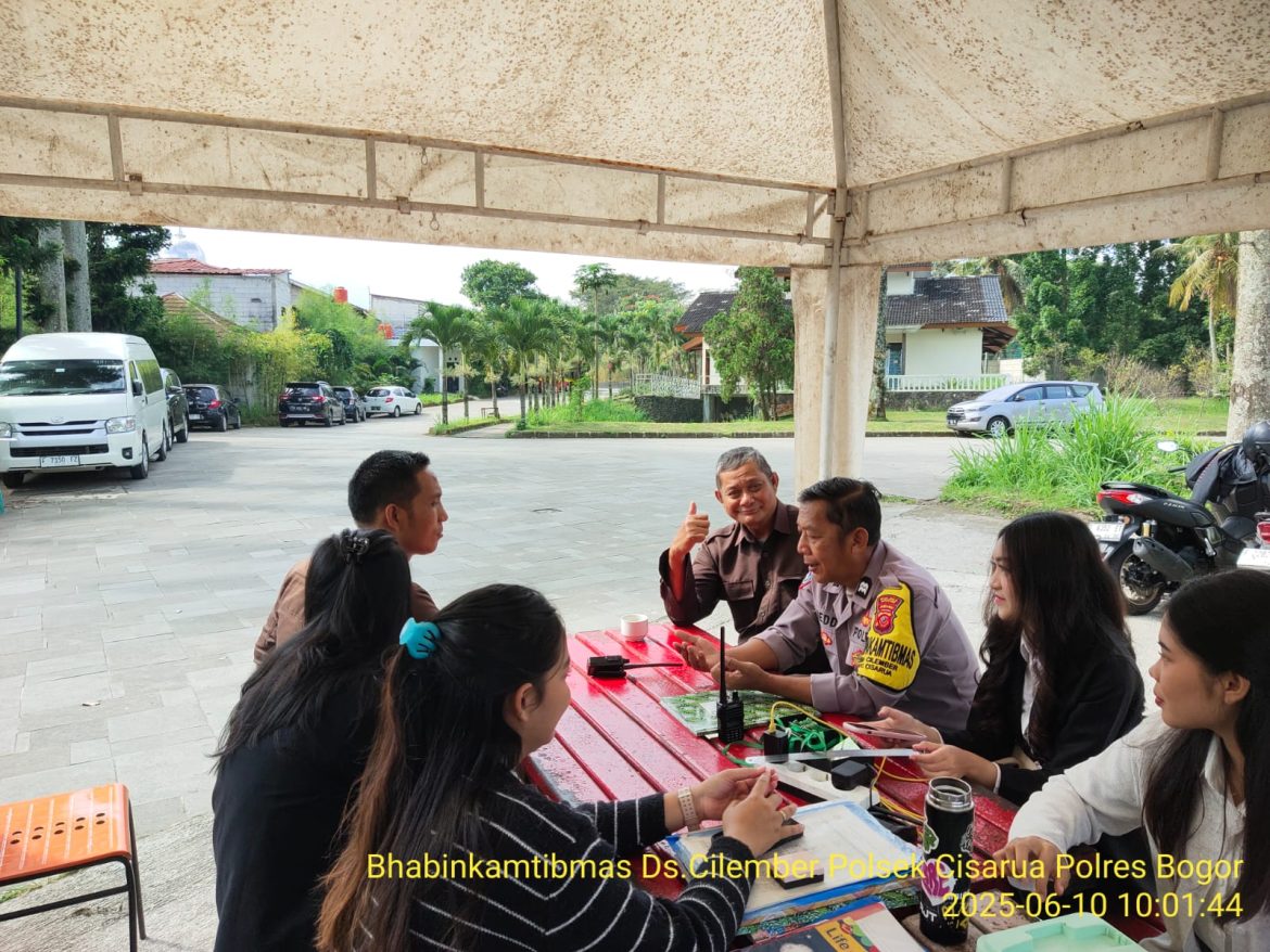 Bhabinkamtibmas Desa Cilember Aiptu Dedi Koswara Ajak Warga Jaga Kamtibmas di Lingkungan Masyarakat   