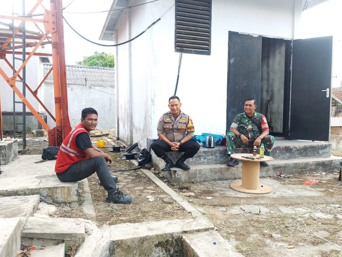 Sinergitas TNI-Polri, Polsek Cijeruk Sambang Warga di Desa Ciburuy Cigombong Bogor   