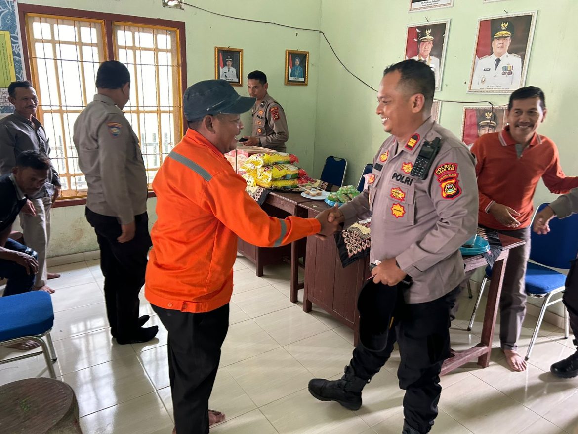 Kapolsek Pemulutan Gelar Tatap Muka dengan Masyarakat Peduli Api di Desa Pulau Negara