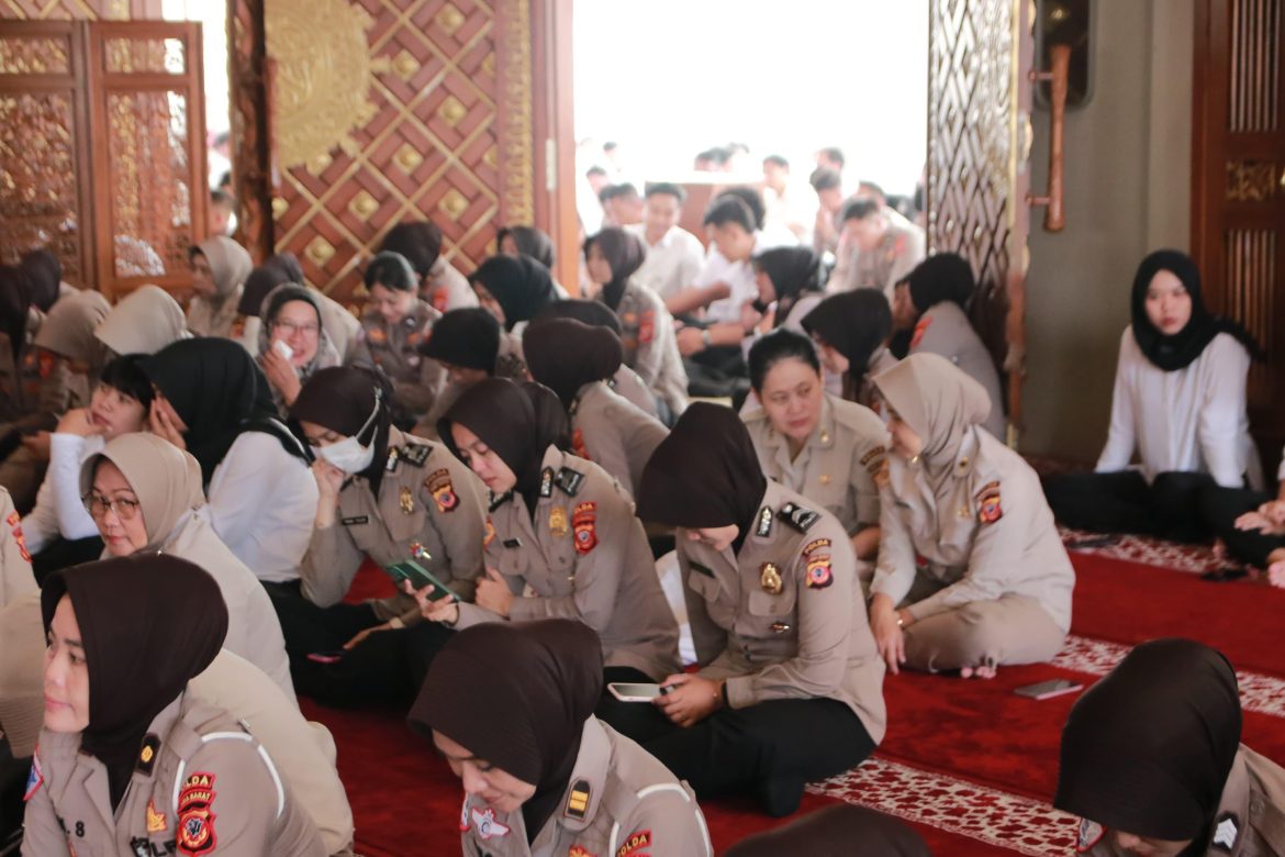 Pengajian Rutin Bimbingan Rohani dan Mental di Lingkungan Polda Jabar Hadirkan Ustadz H. Ahmad Humaedi, M.Si   