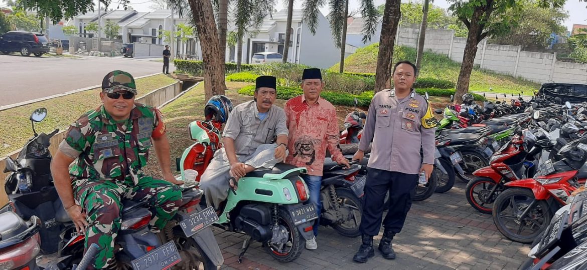 Sinergitas TNI-Polri, Bhabinkamtibmas dan Babinsa Sambangi Warga di Desa Parungpanjang   