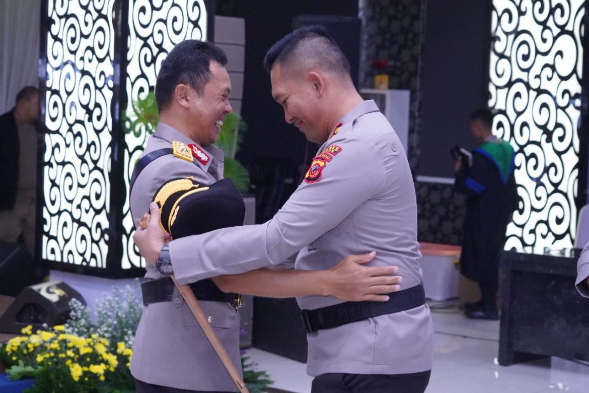 Kapolres Bogor Hadiri Upacara Sertijab dan Kenal Pamit Karo SDM Polda Jabar   