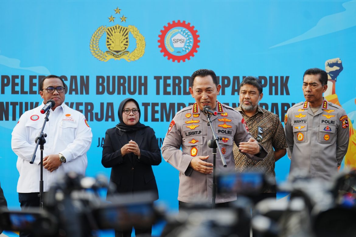 Kapolri Lepas 700 Buruh Terdampak PHK Untuk Kembali Bekerja, Wujud Kolaborasi Selesaikan Permasalahan Industrial   