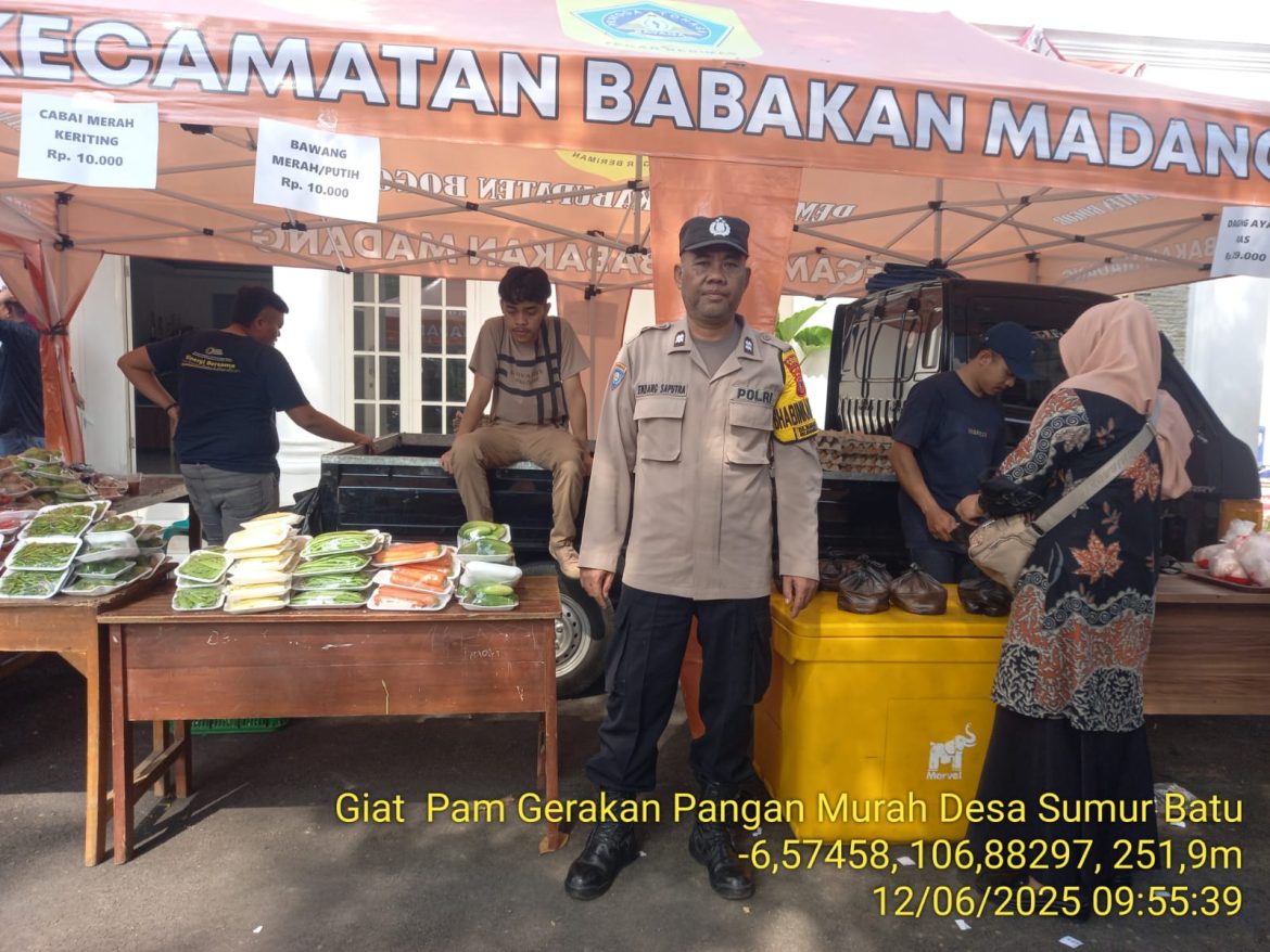 Bhabinkamtibmas Polsek Babakan Madang Sambangi Warga Saat Gerakan Pangan Murah, Sampaikan Imbauan Kamtibmas   