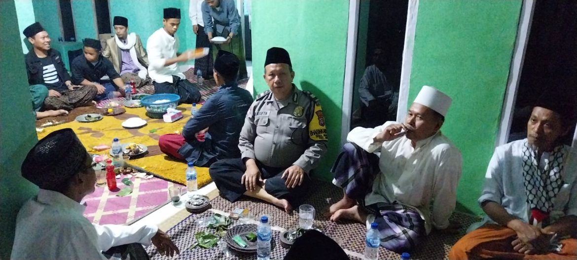 Bhabinkamtibmas Polsek Rumpin Sambangi Warga Desa Mekarsari, Ajak Jaga Kamtibmas yang Kondusif   