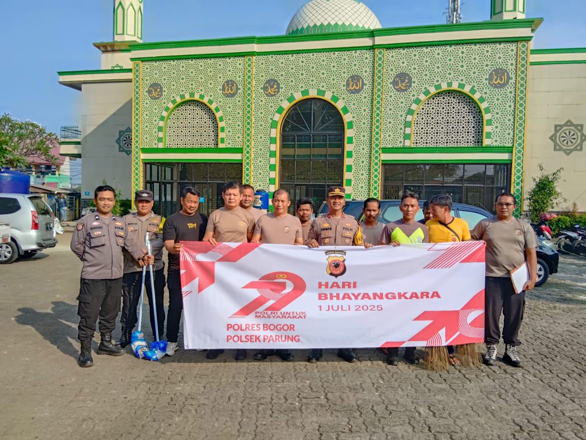 Polsek Parung Gelar Bakti Sosial di Masjid Riyasdhul Sholihin dalam Rangka HUT Bhayangkara ke-79   