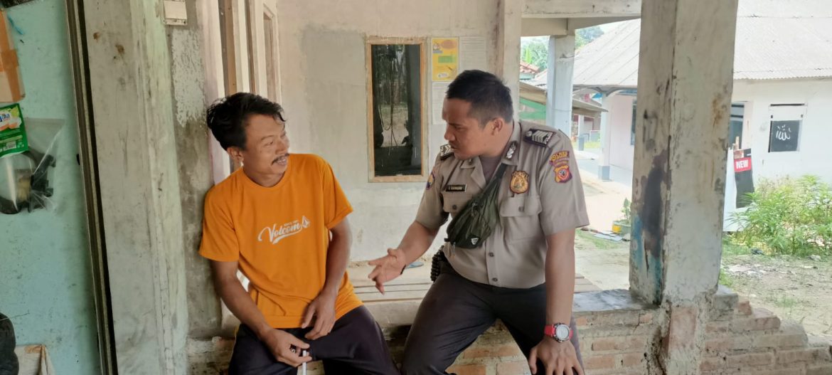 Bhabinkamtibmas Sambang Warga, Jalin Kedekatan dengan Masyarakat di Kecamatan Leuwiliang   