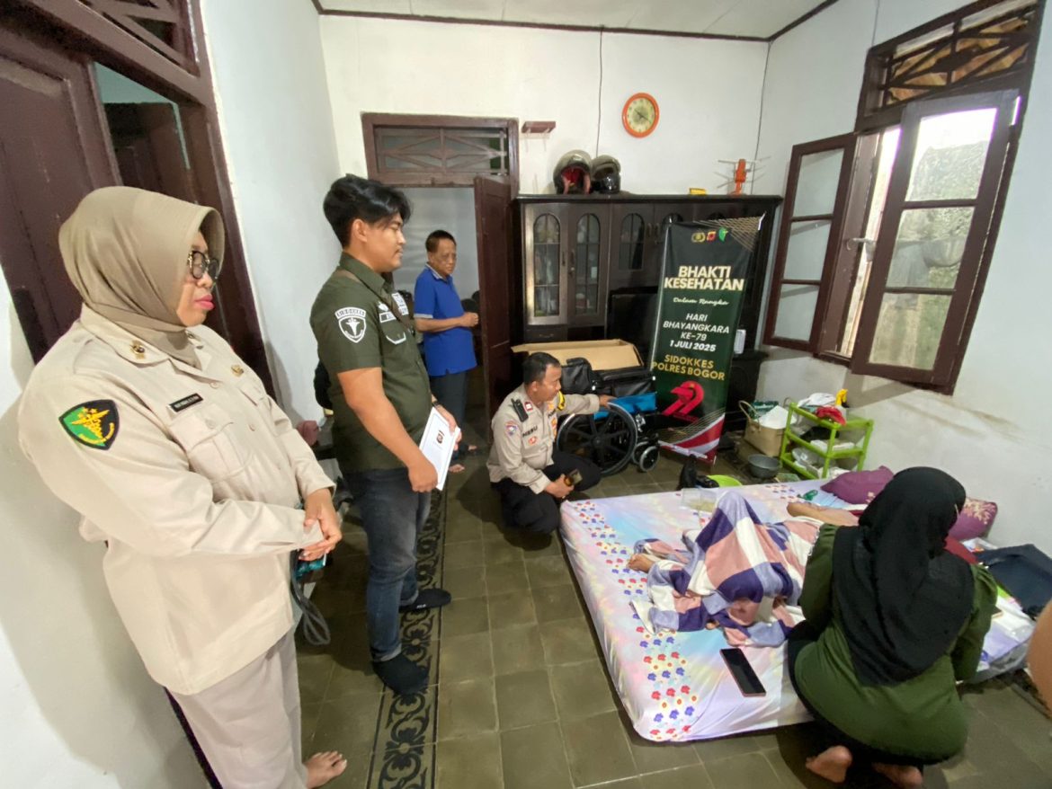 Polres Bogor Gelar Bhakti Kesehatan dan Bantuan Sosial untuk Disabilitas dalam Rangka HUT Bhayangkara ke-79   