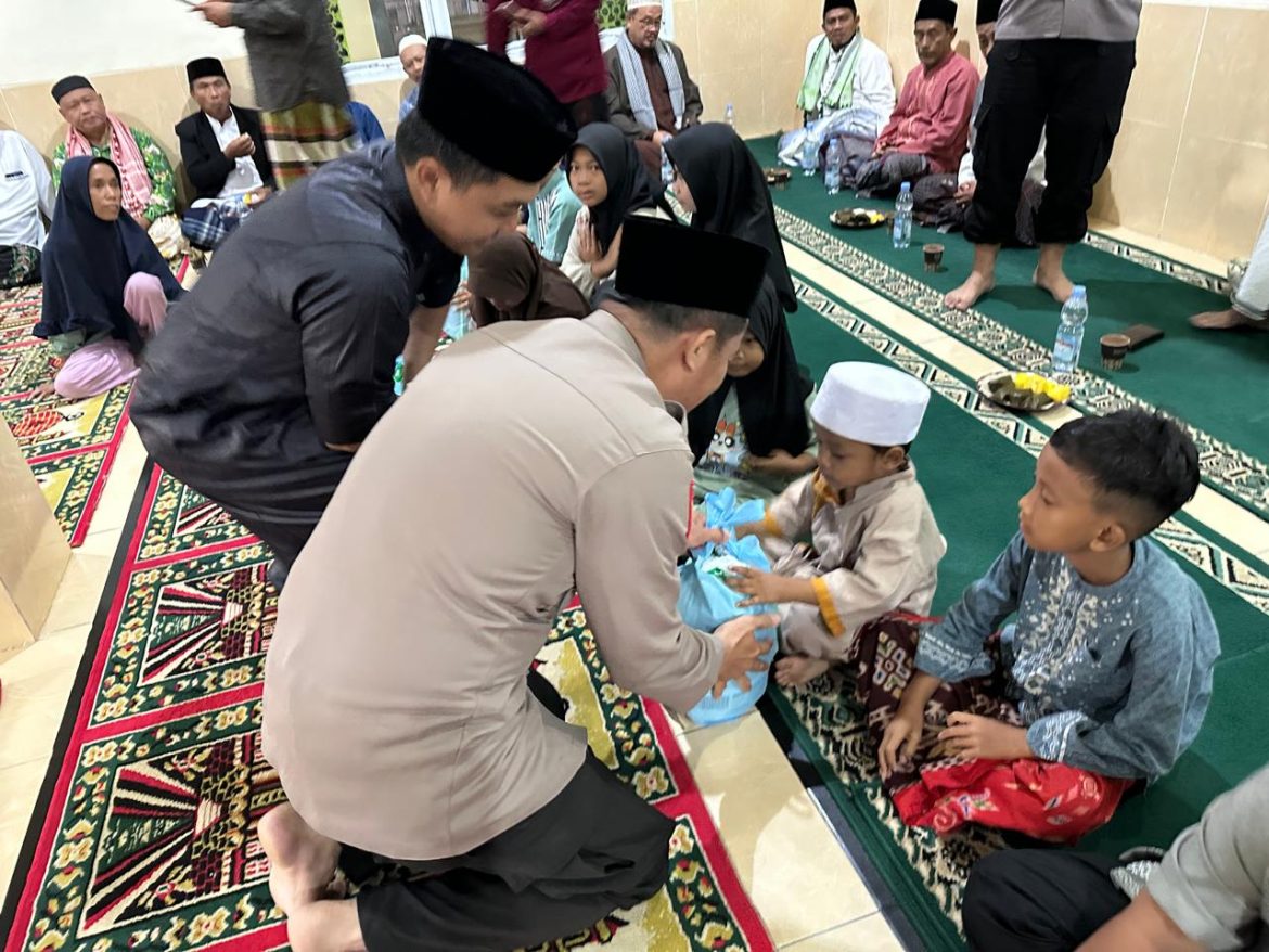 Polsek Parung Gelar Bakti Sosial Sambut HUT Bhayangkara ke-79, Santuni Anak Yatim di Masjid Jami Nurul Ikhwan   