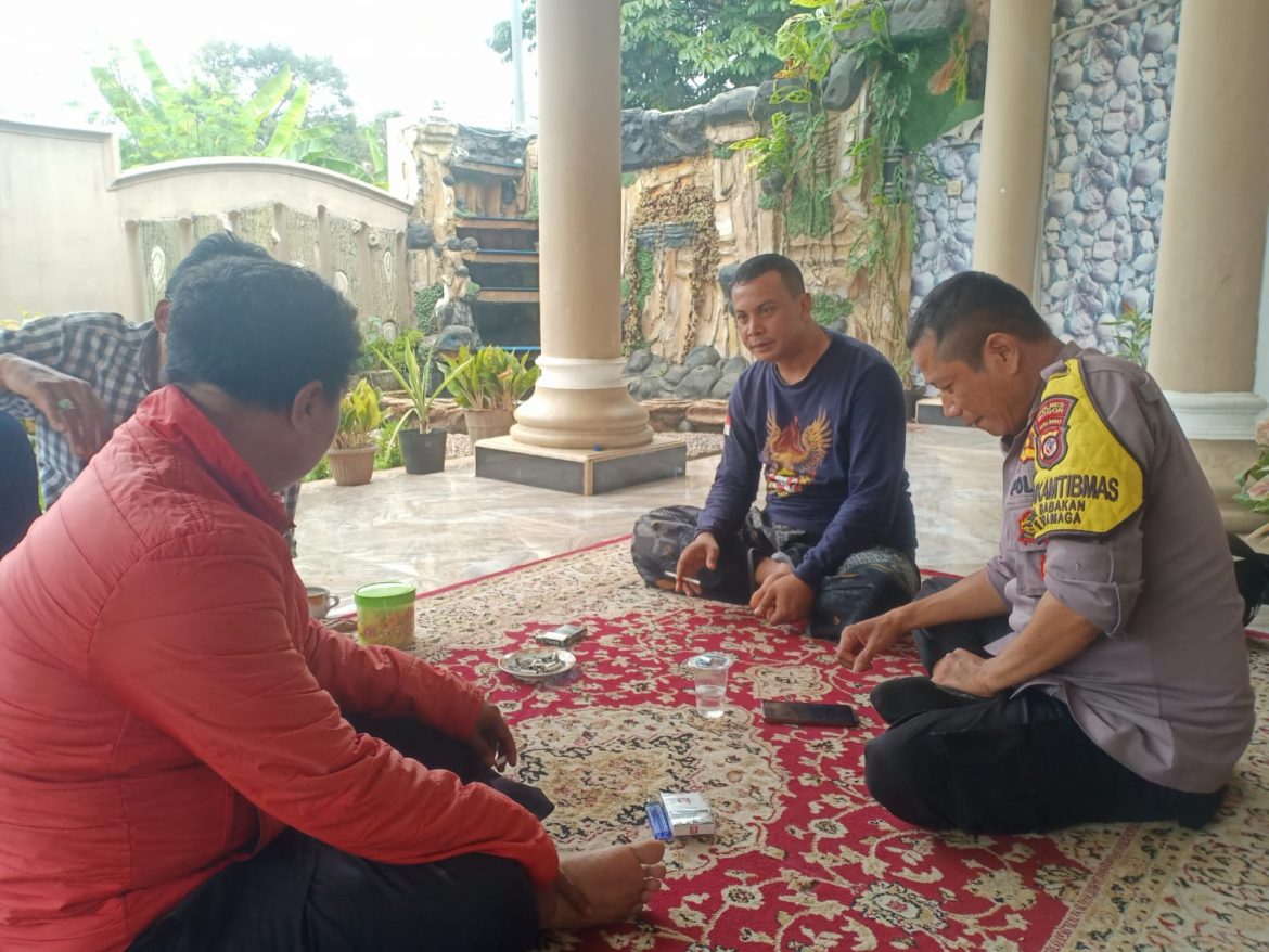 Bhabinkamtibmas Wilayah Hukum Polsek Dramaga Giat Cooling Sistem Sambang Instansi Desa Babakan Beri Himbauan Ajak Jaga Kondusifitas Cegah Gangguan Kamtibmas   