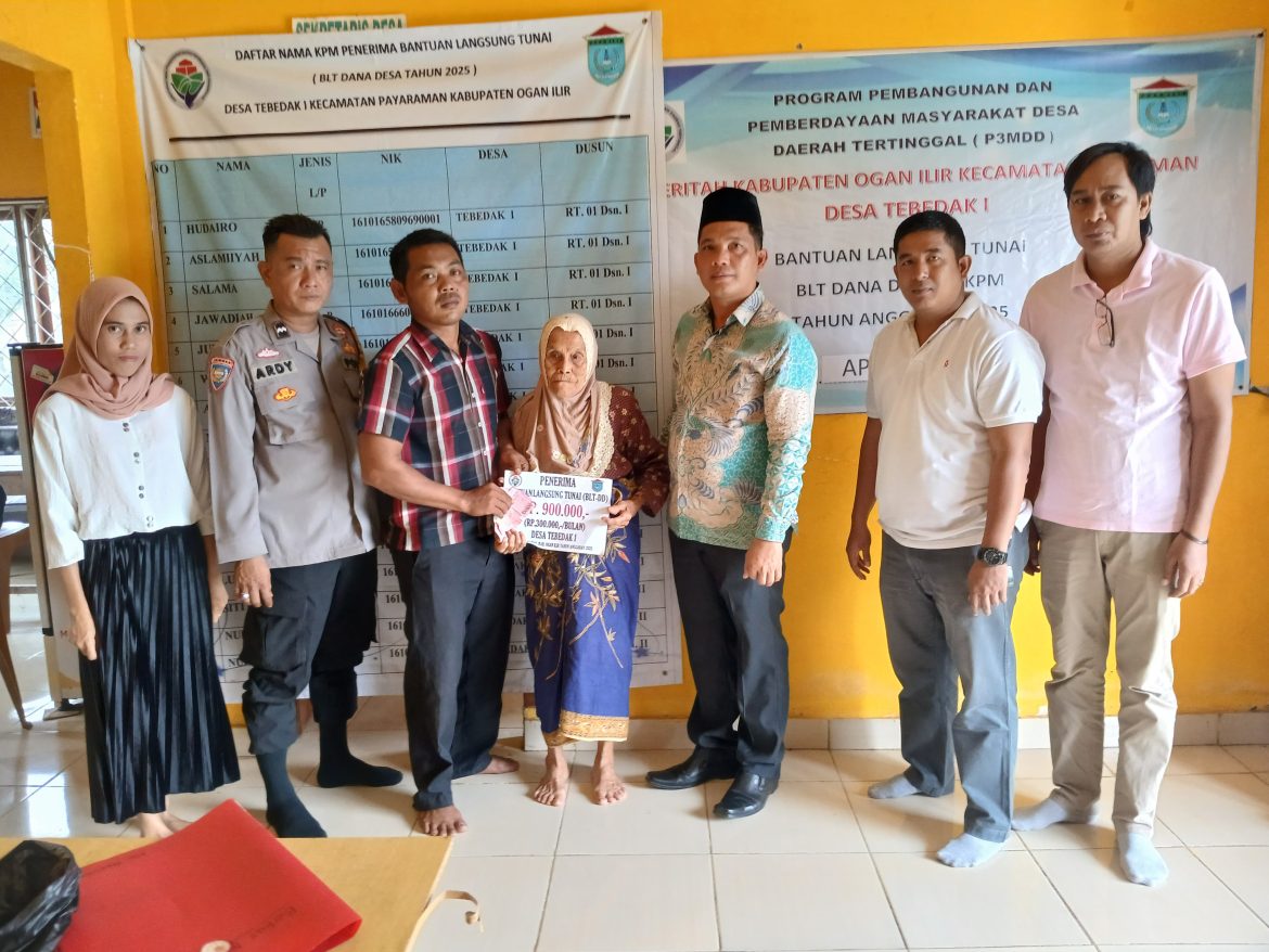 Bhabinkamtibmas Polsek Tanjung Batu Dampingi Penyaluran BLT dan Berikan Himbauan Kamtibmas di Desa Tebedak I