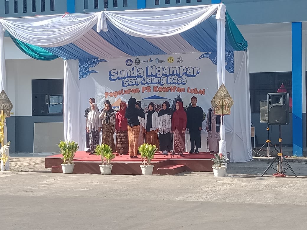 SMKN 12 Garut Gelar Pagelaran P5 Kearifan Lokal Bertajuk “Sunda Ngampar Seuni Jemg Rasa”
