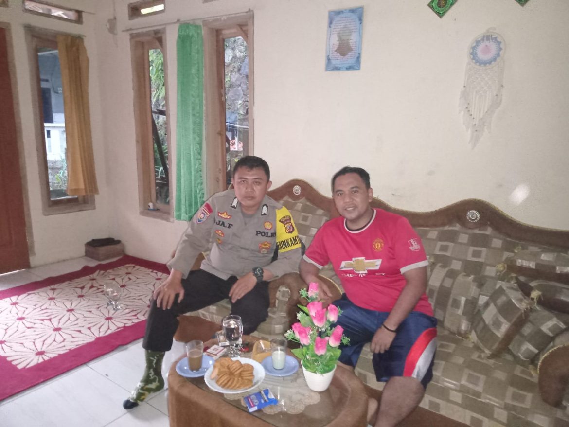 Bhabinkamtibmas Polsek Cijeruk Polres Bogor Rutin Sambangi Warga, Bangun Kedekatan dan Deteksi Dini   