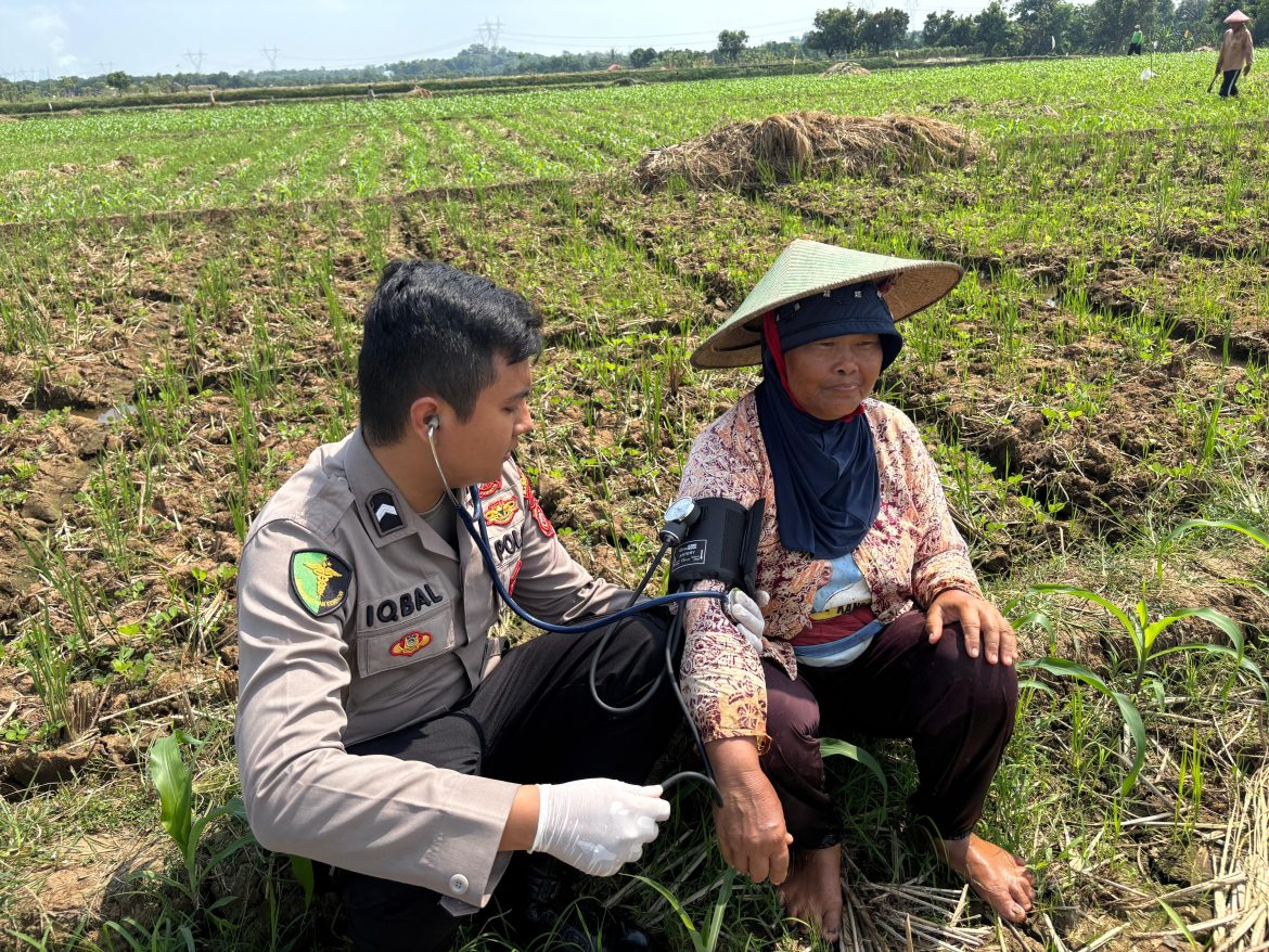 Bripda Iqbal dan Kisah Pengabdian di Ladang   