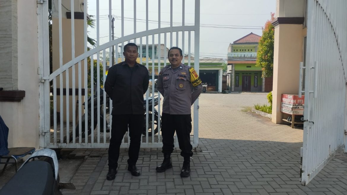 Bhabinkamtibmas Polsek Parungpanjang Sambangi Warga Desa Cikuda, Berikan Himbauan Kamtibmas dan Cegah TPPO   